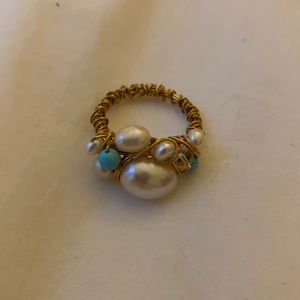Pearl, blue and clear gold ring